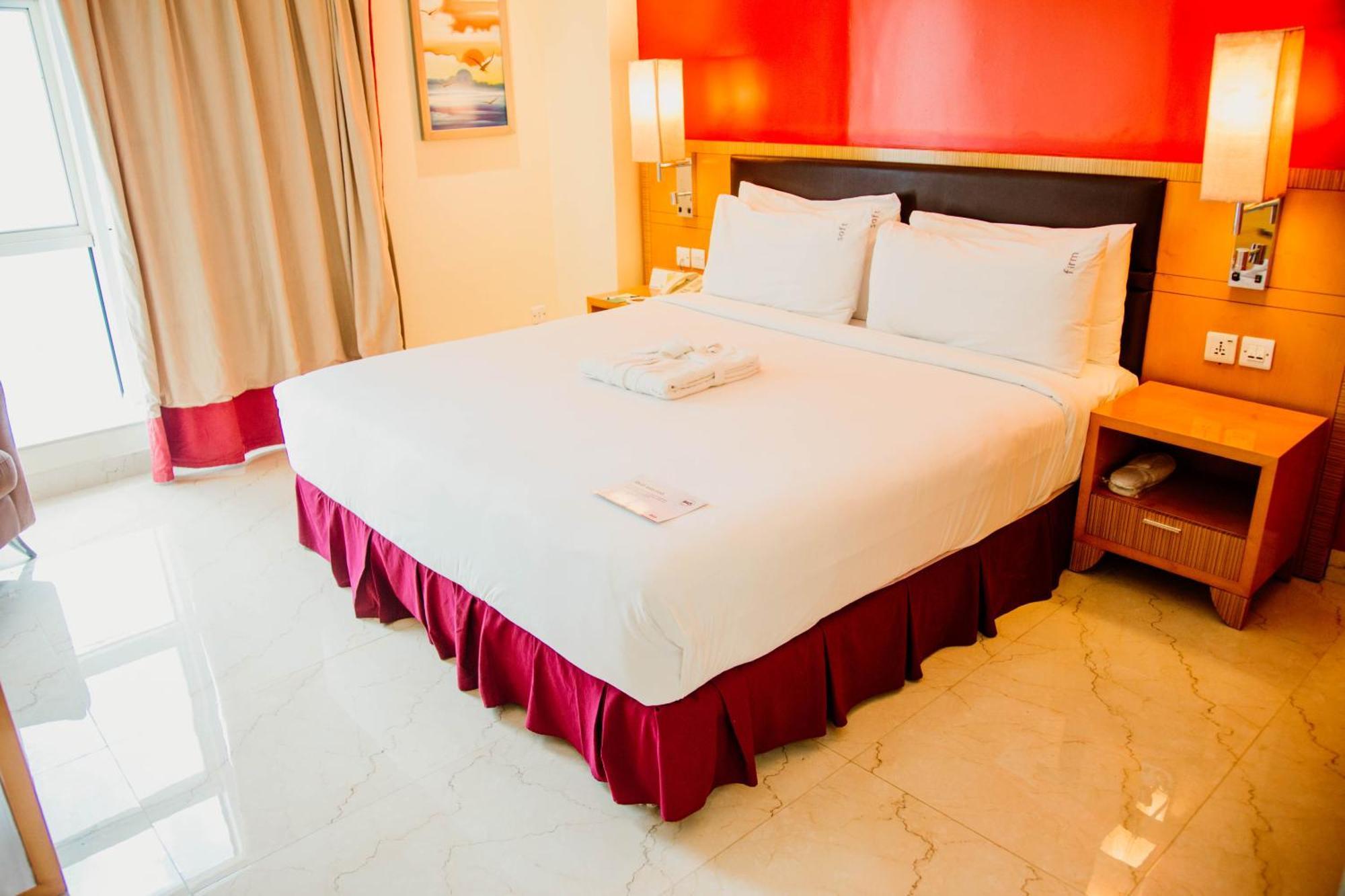 Hotel By Ihg 4*