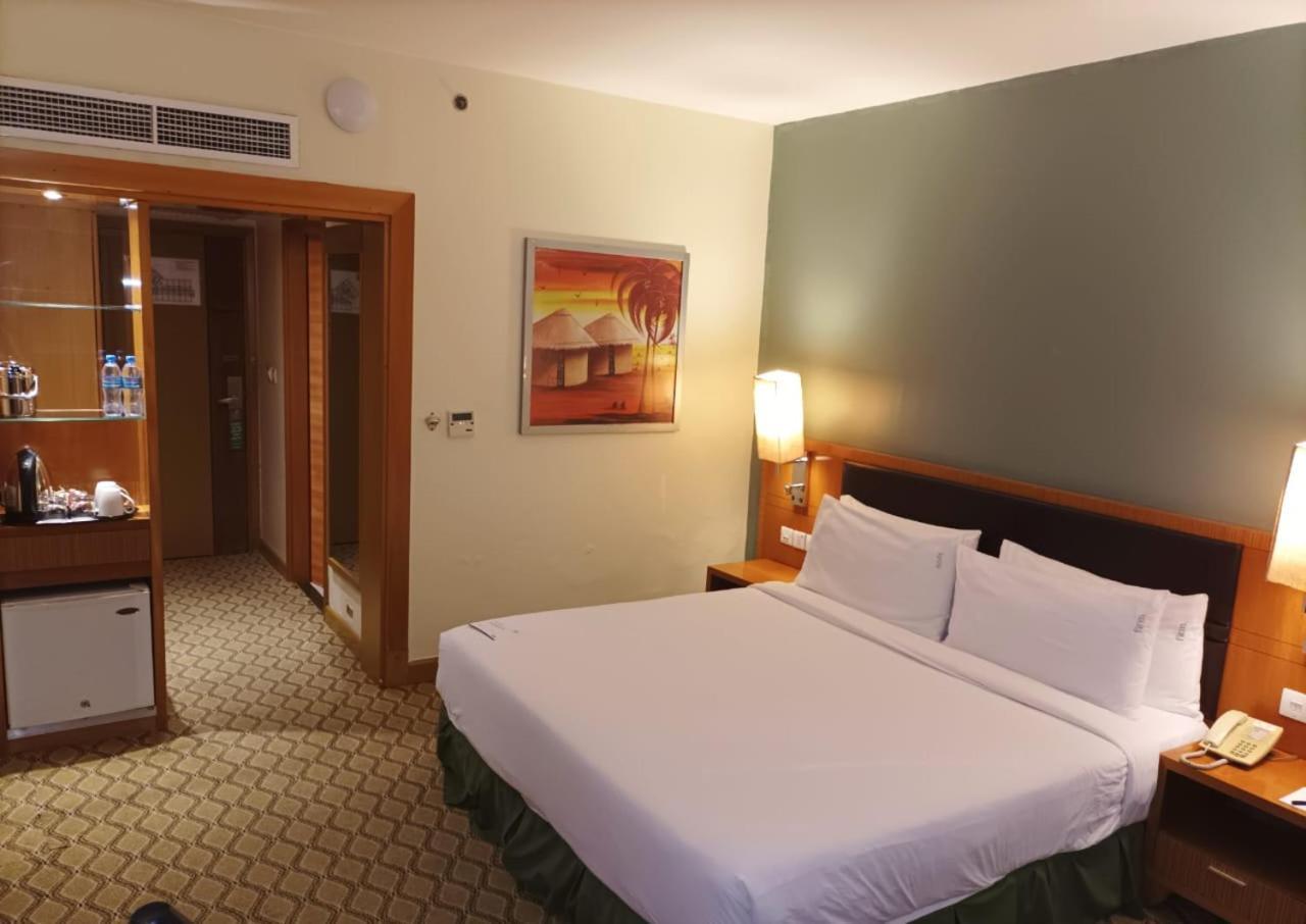 By Ihg