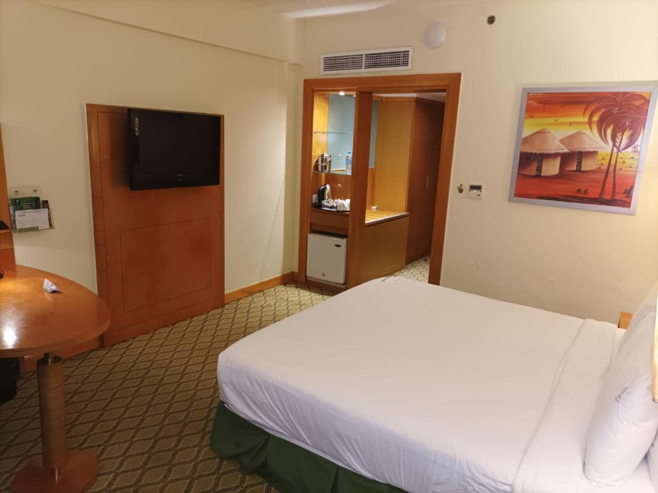 By Ihg Hotel 4*