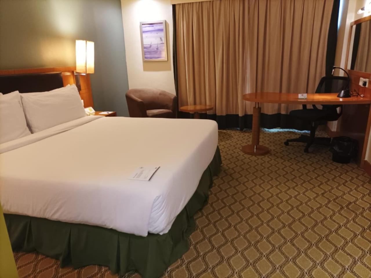 Hotel By Ihg 4*