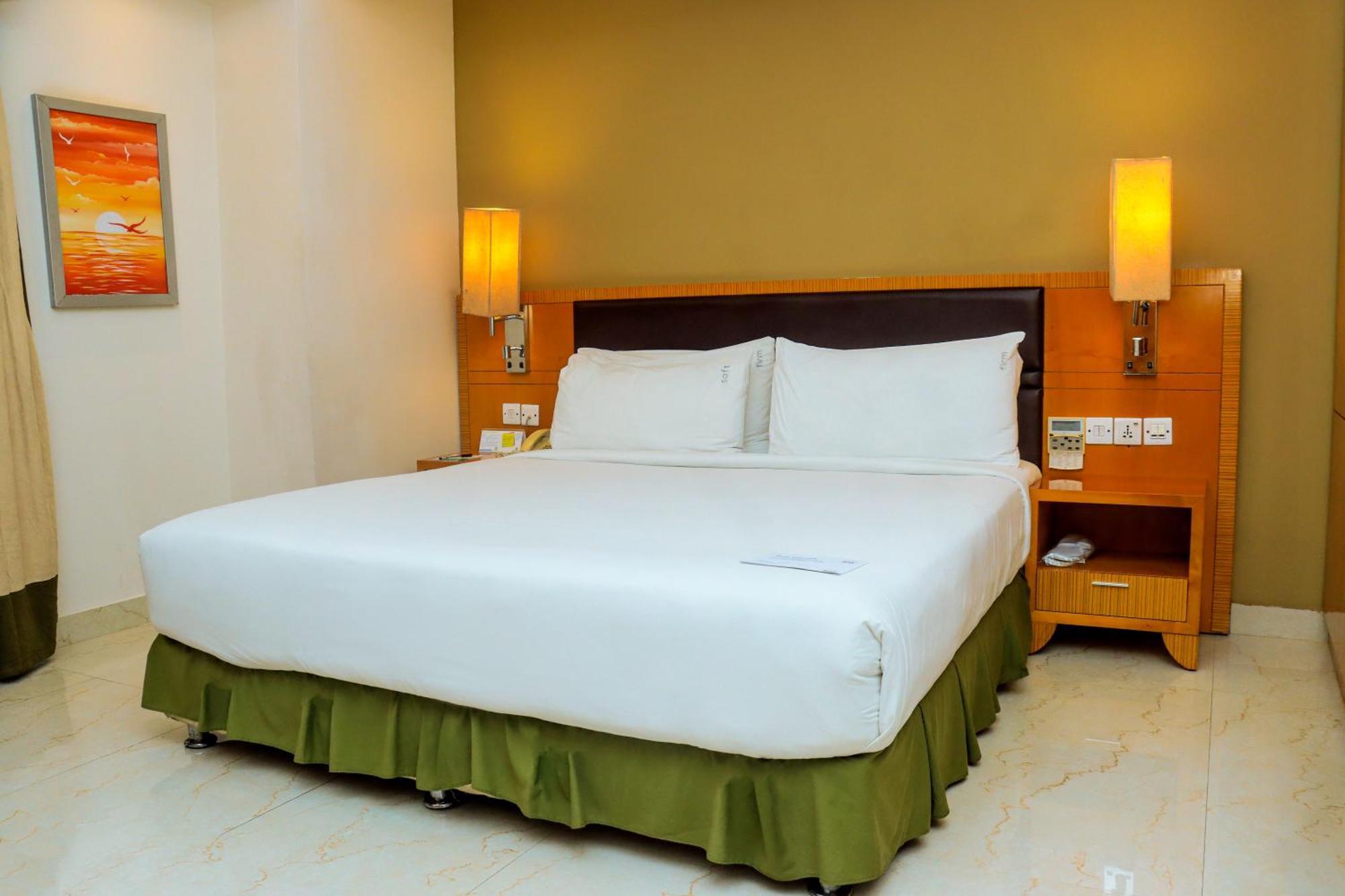 Hotel By Ihg